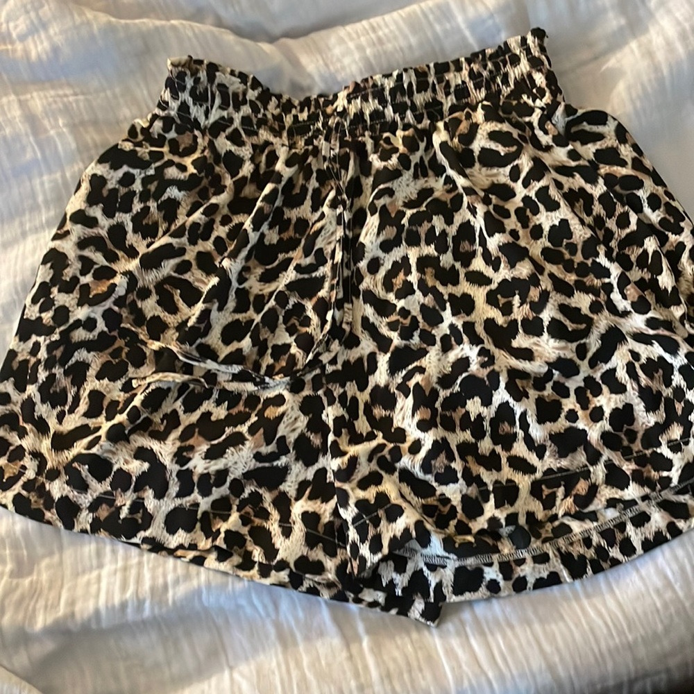 Gigio USA Longer Leopard Shorts - NWT - Medium